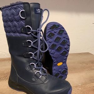 Like new UGG winter snow boats, size 8.